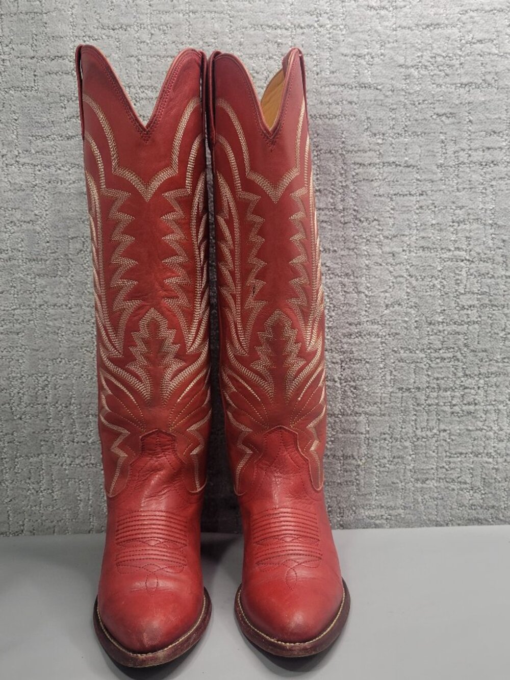 Tecovas The Abby Women's Size US 7.5B Crimson Cowhide Cowgirl Boots. - Picture 2 of 12